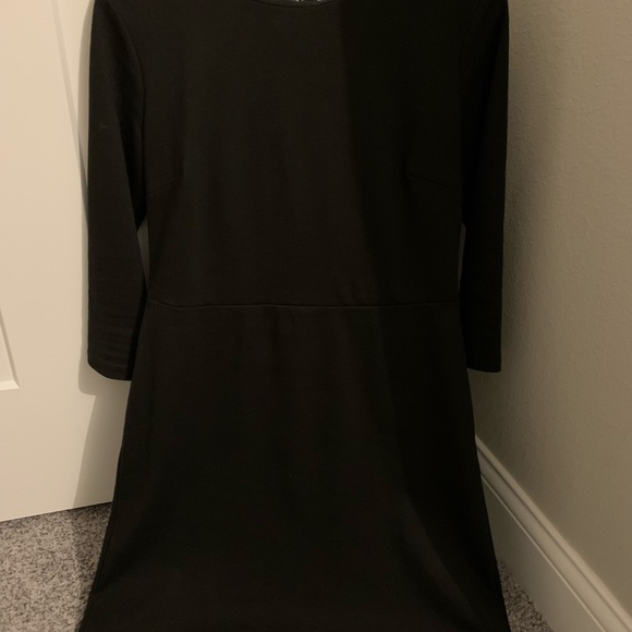 Old Navy women’s black quarter inch sleeved dress size medium - Picture 2 of 5